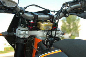 Scott's Steering Stabilizer Kit - KTM 690 Enduro (2011-2018)